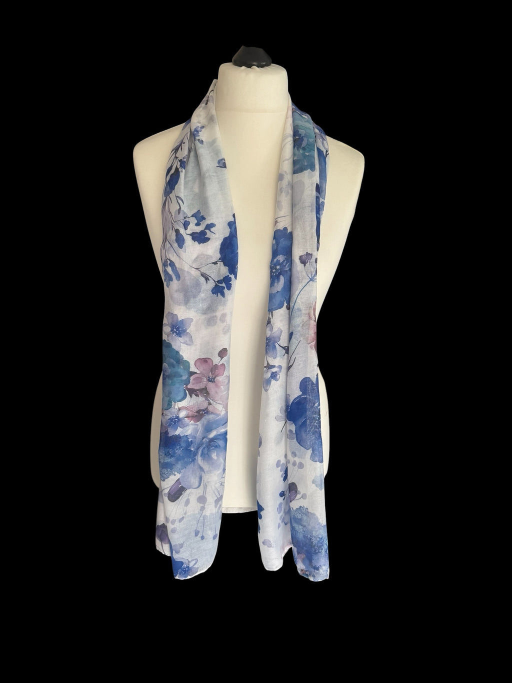 Sommerschal mit Blumnenmuster
