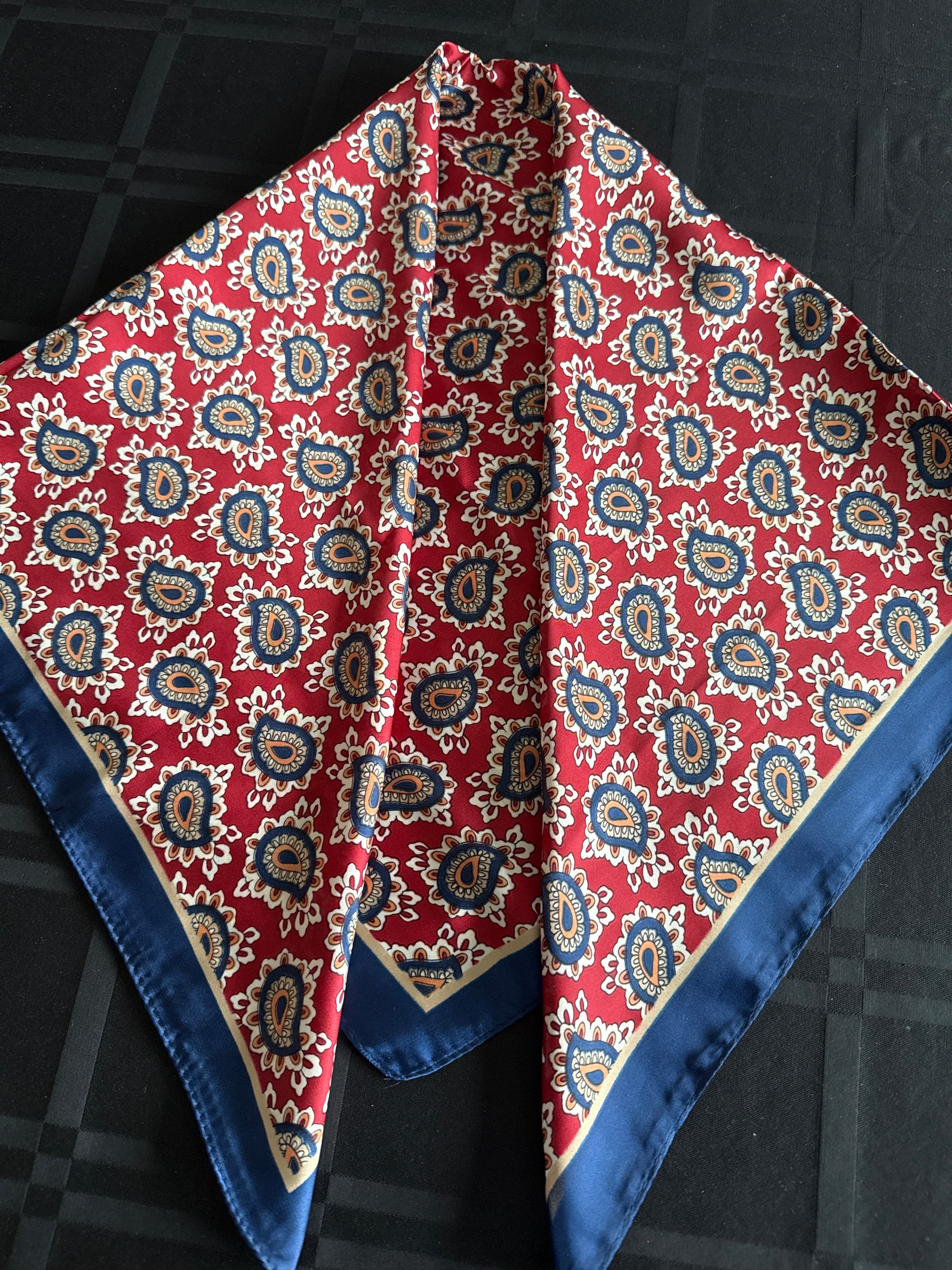 Tuch mit Paisley-Muster
