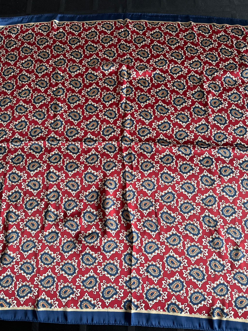 Tuch mit Paisley-Muster