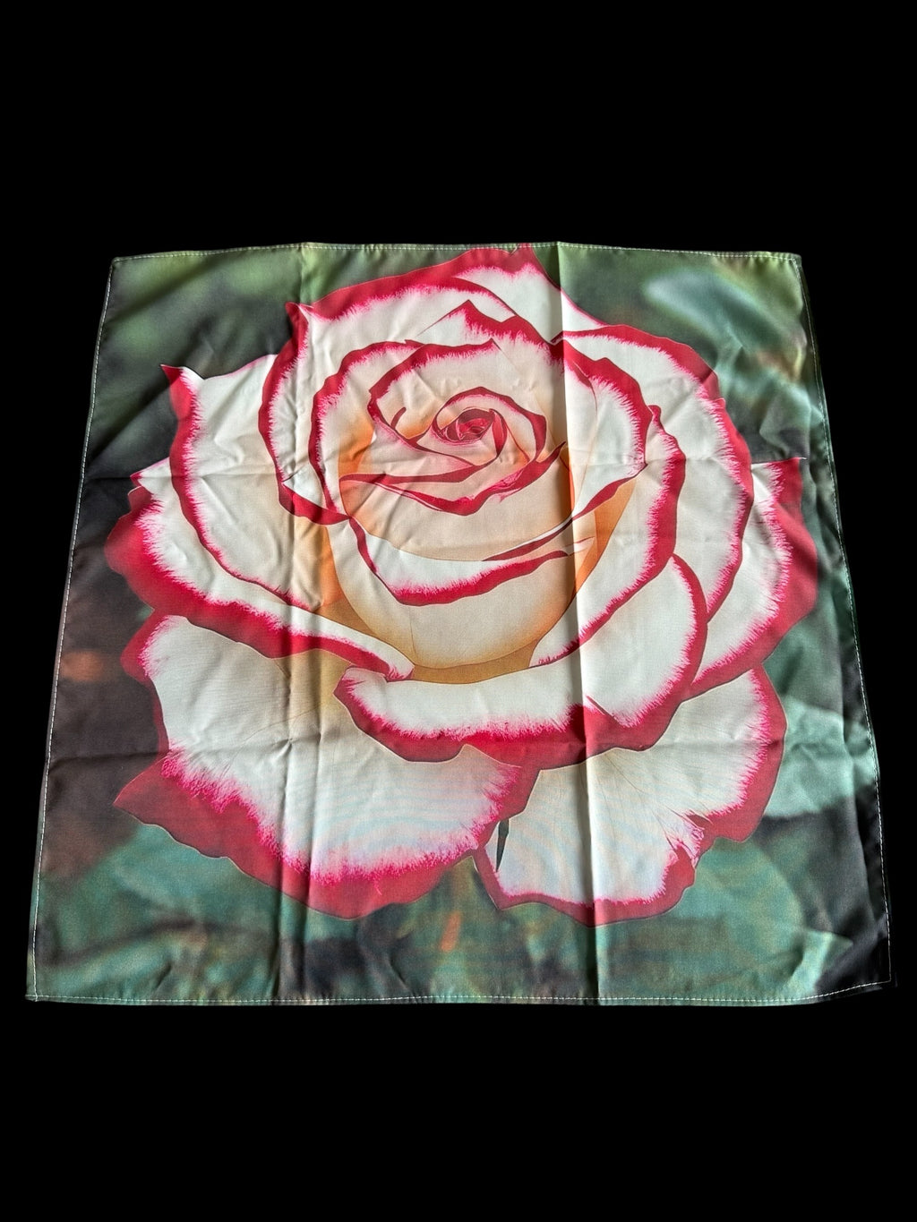 Tuch in 2D-Optik mit Blumenmotiv