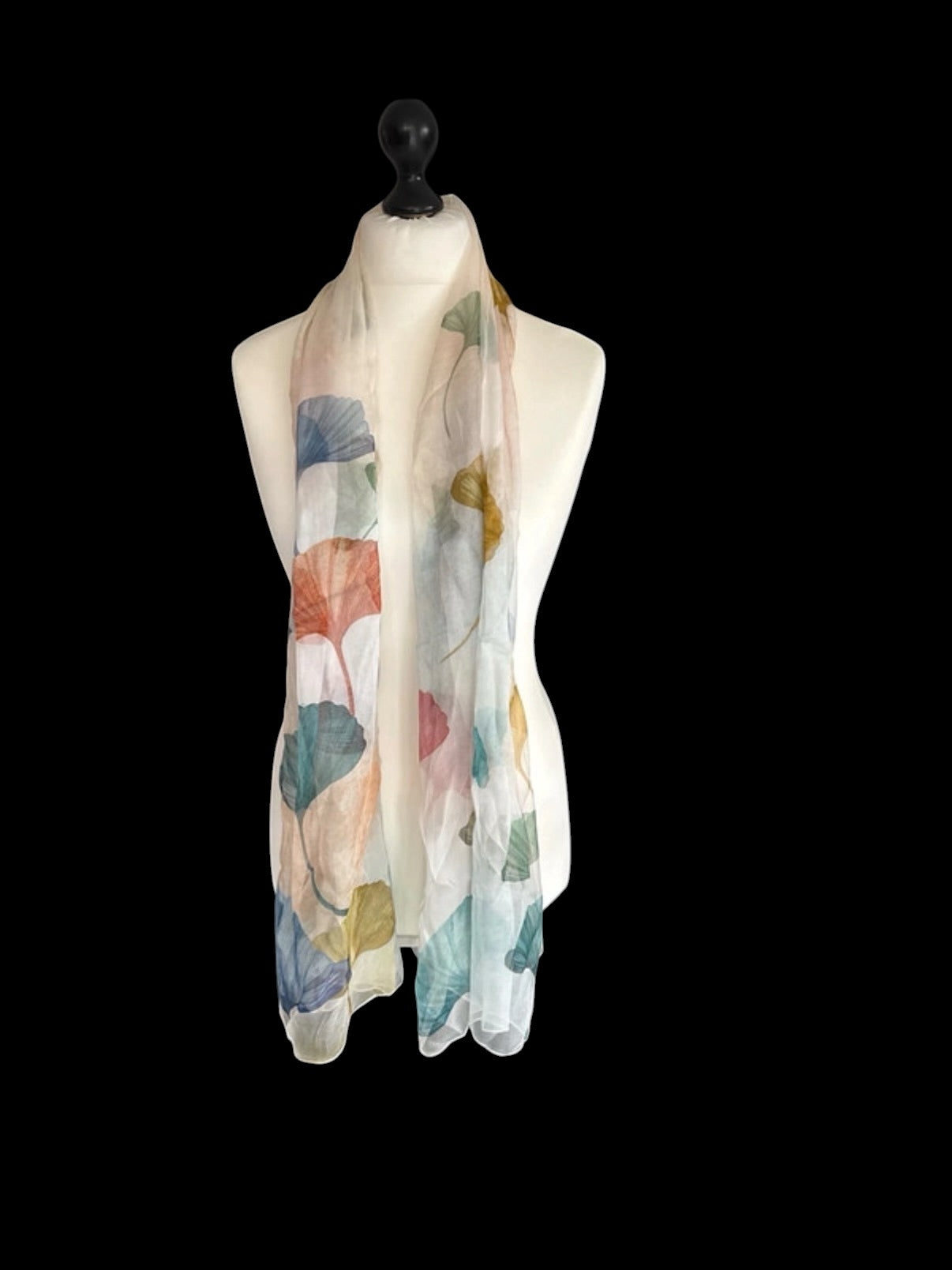 Seidenschal mit Gingko-Muster
