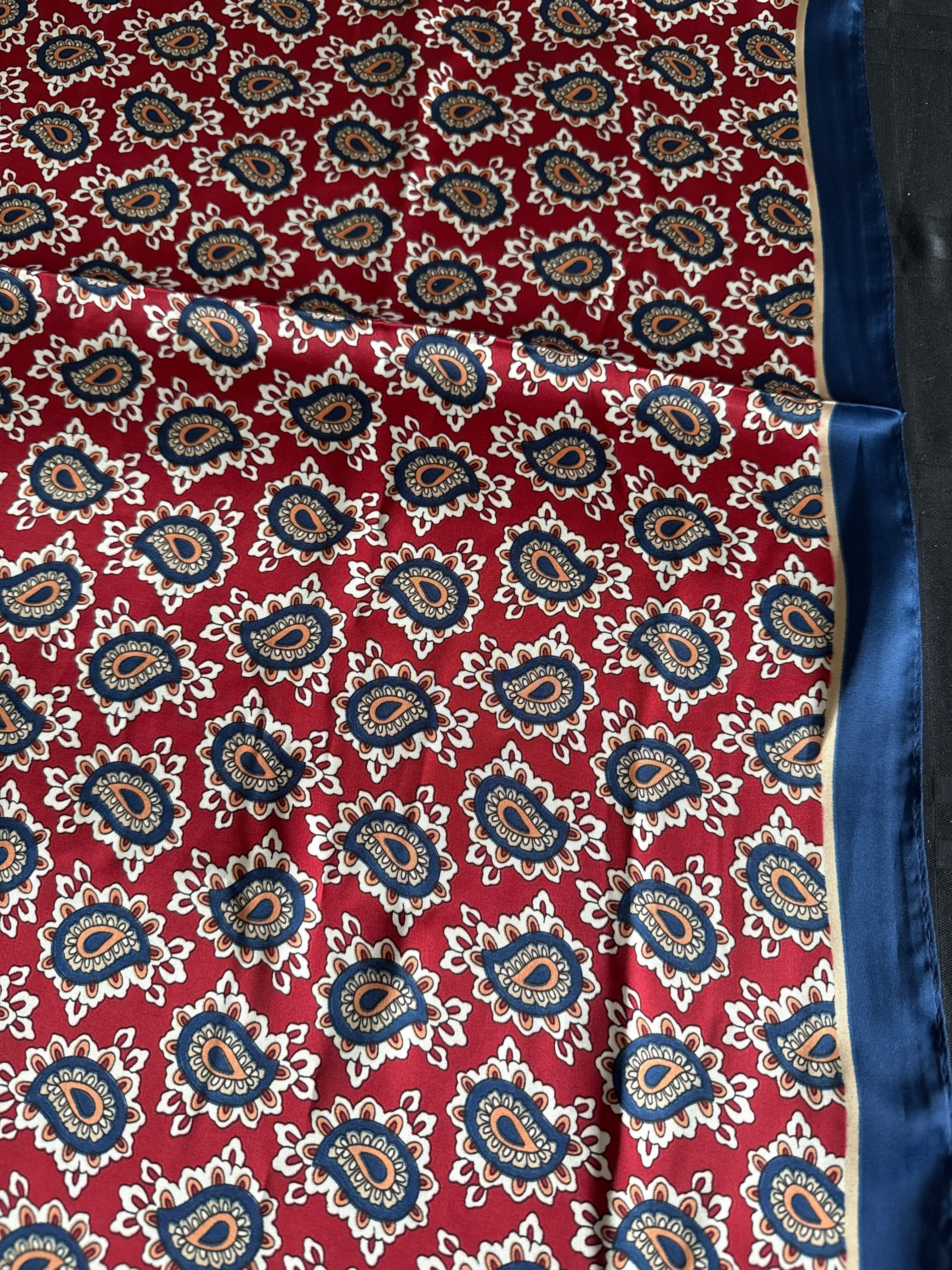 Tuch mit Paisley-Muster
