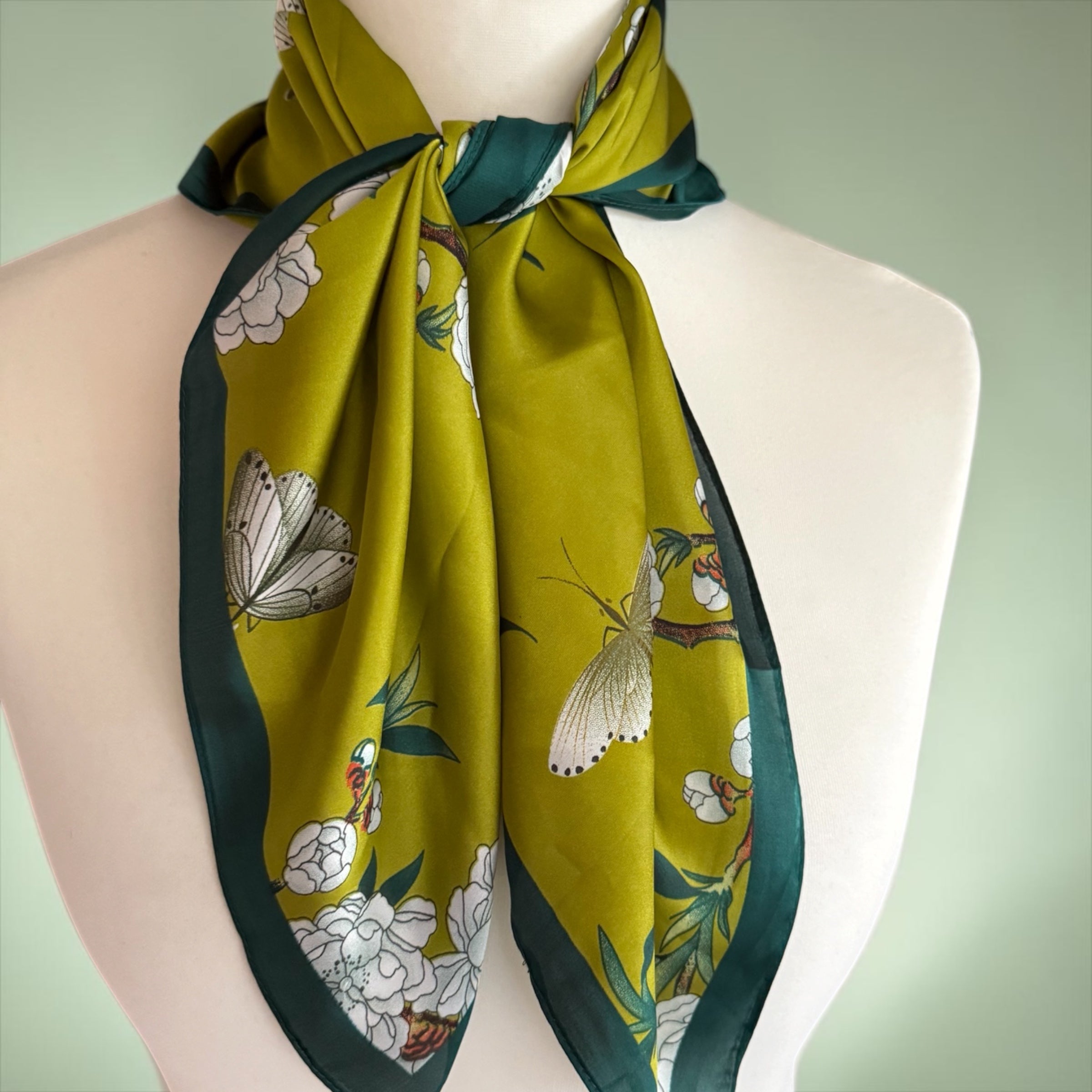 Halstuch mit Blumenmuster, frühlingshaft