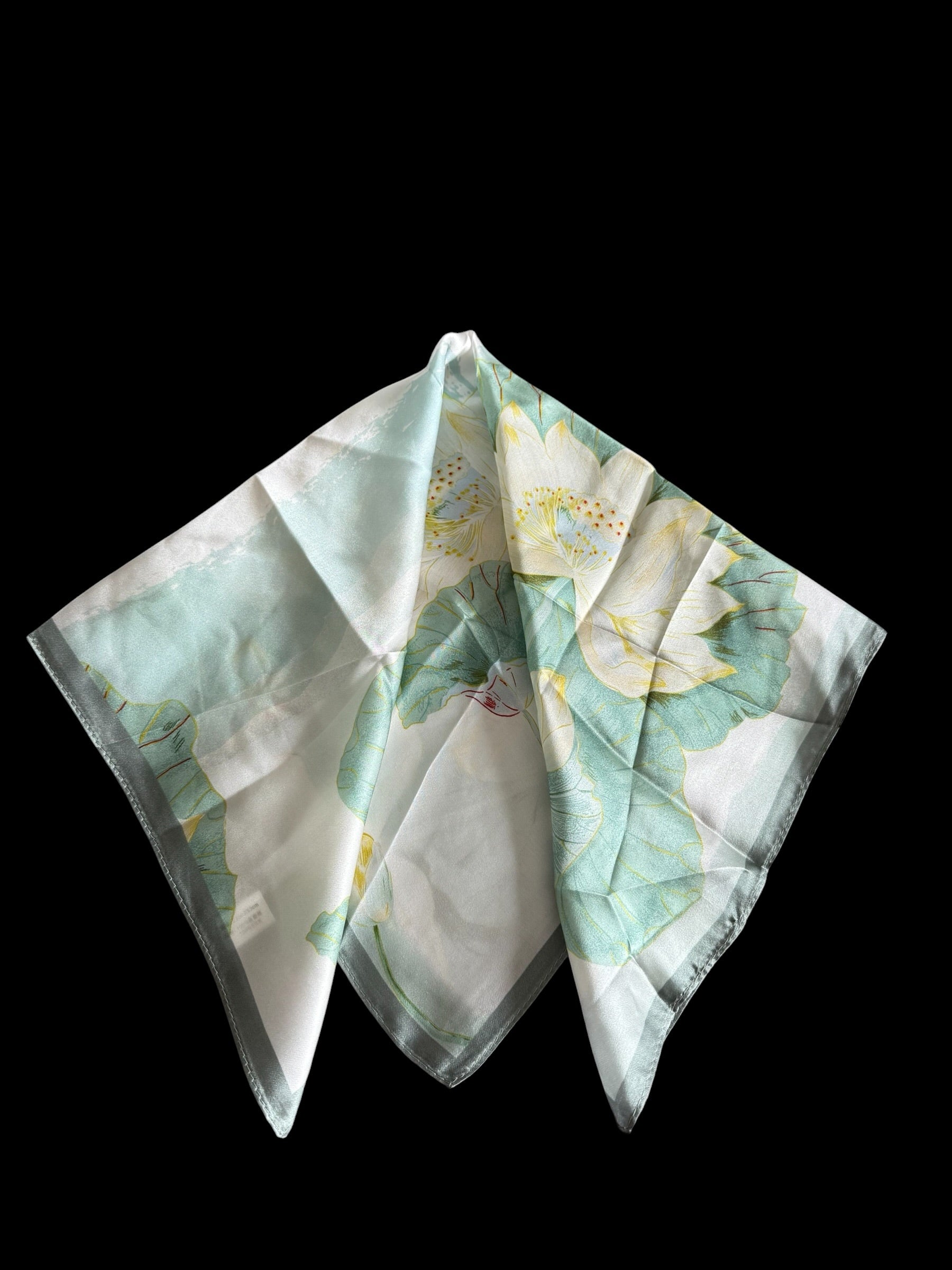 Seidenschal mit Blumen und Koi-Motiv, 100% Seide