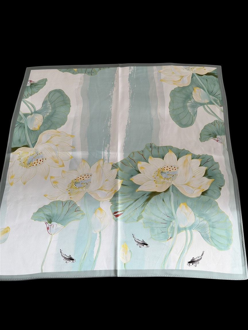 Seidenschal mit Blumen und Koi-Motiv, 100% Seide