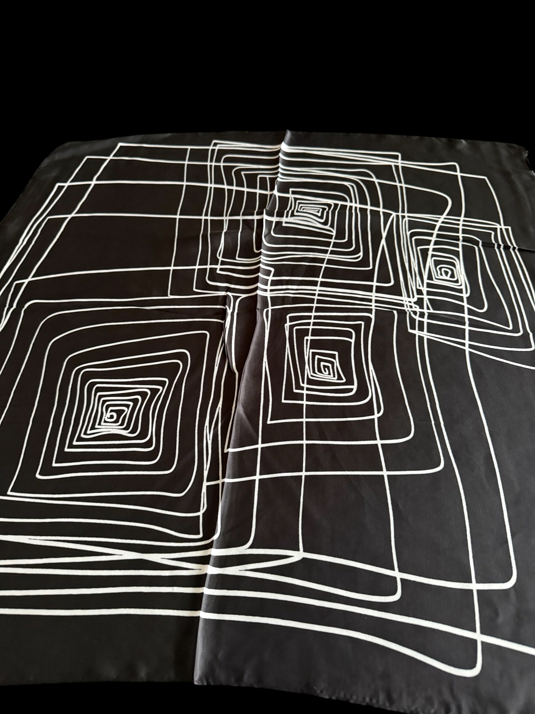 Tuch, Bandana, Kopftuch in schwarz/weißem Design