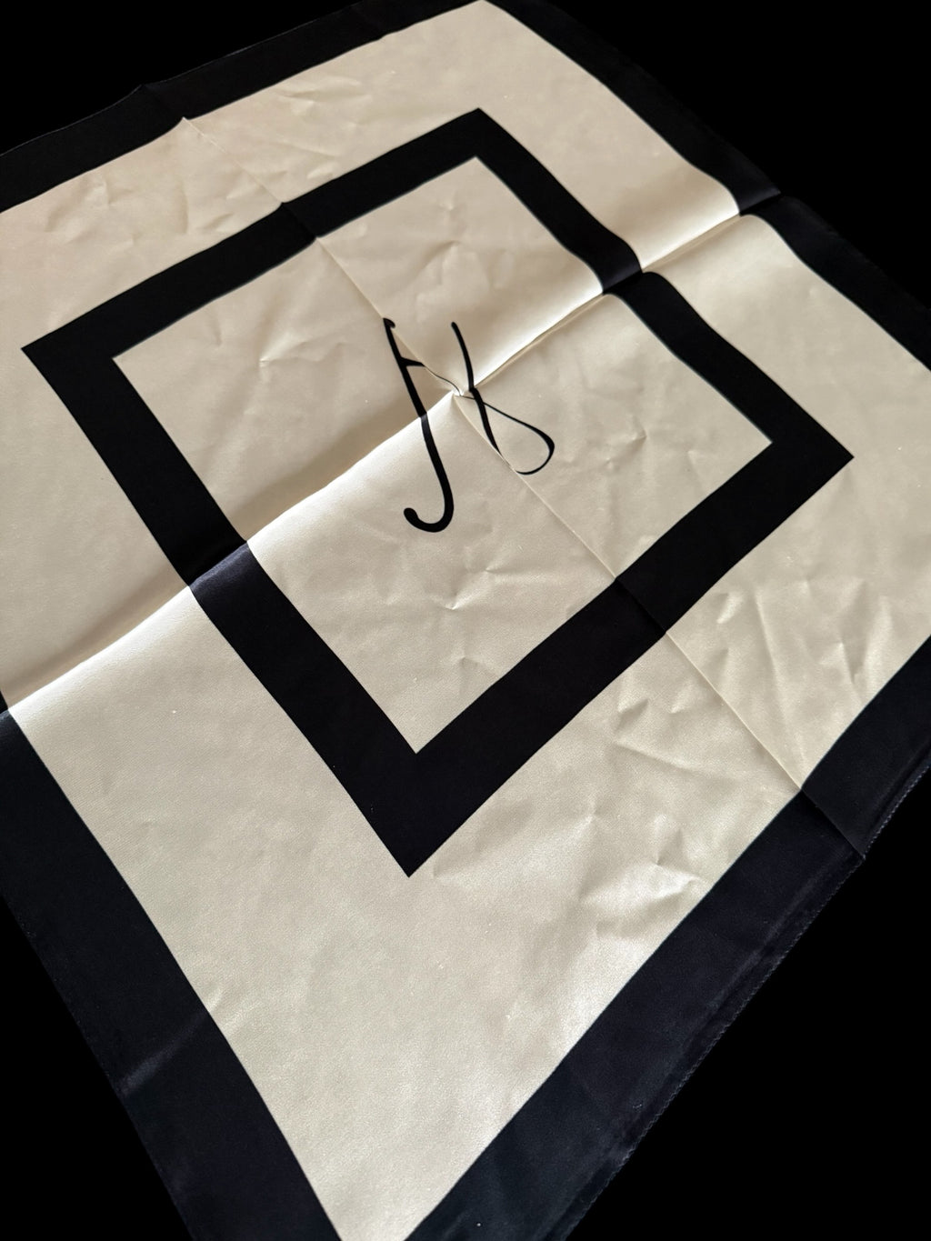 Seidentuch, 100% Seide, beige-schwarz, sehr elegant