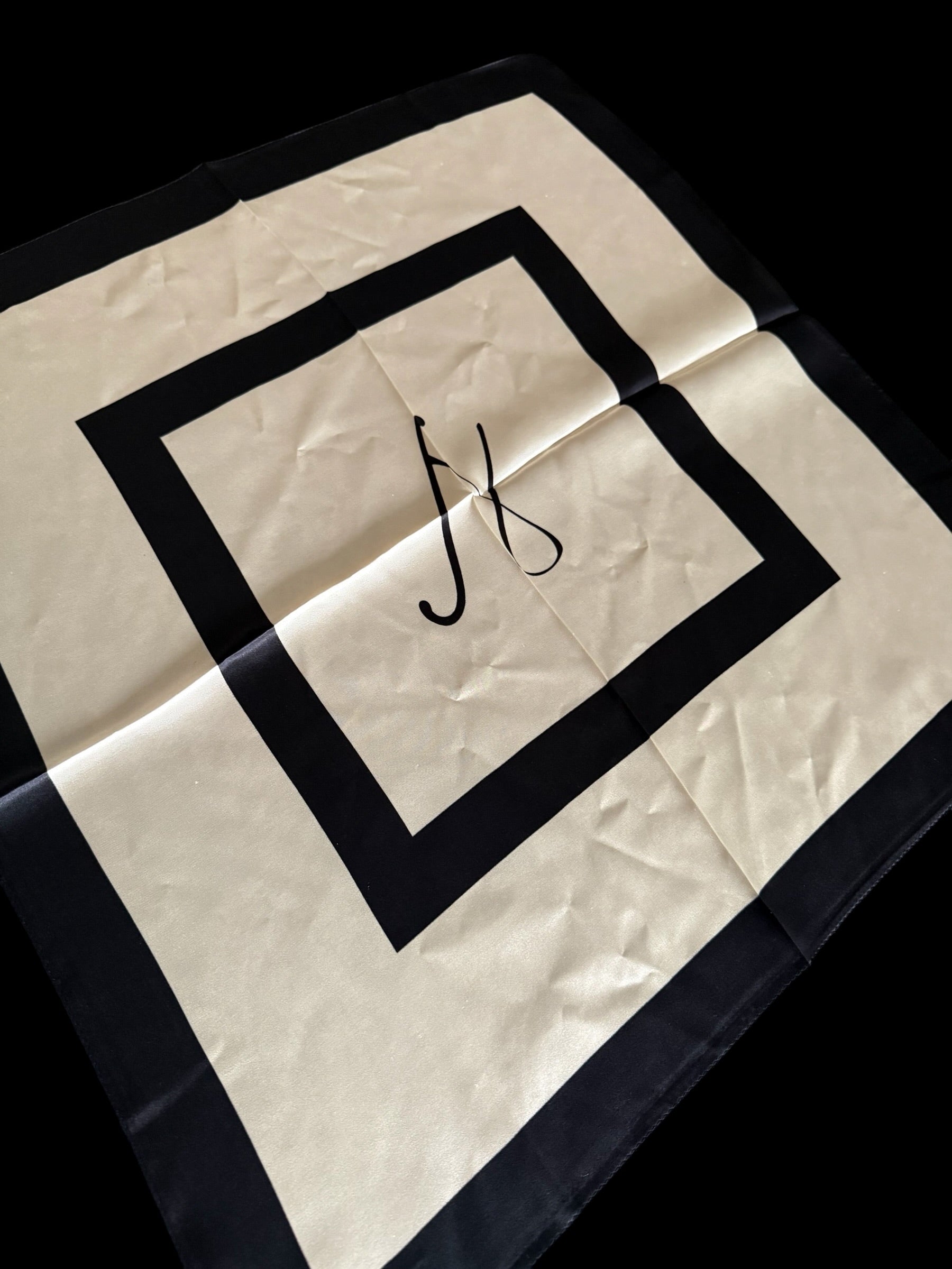 Seidentuch, 100% Seide, beige-schwarz, sehr elegant