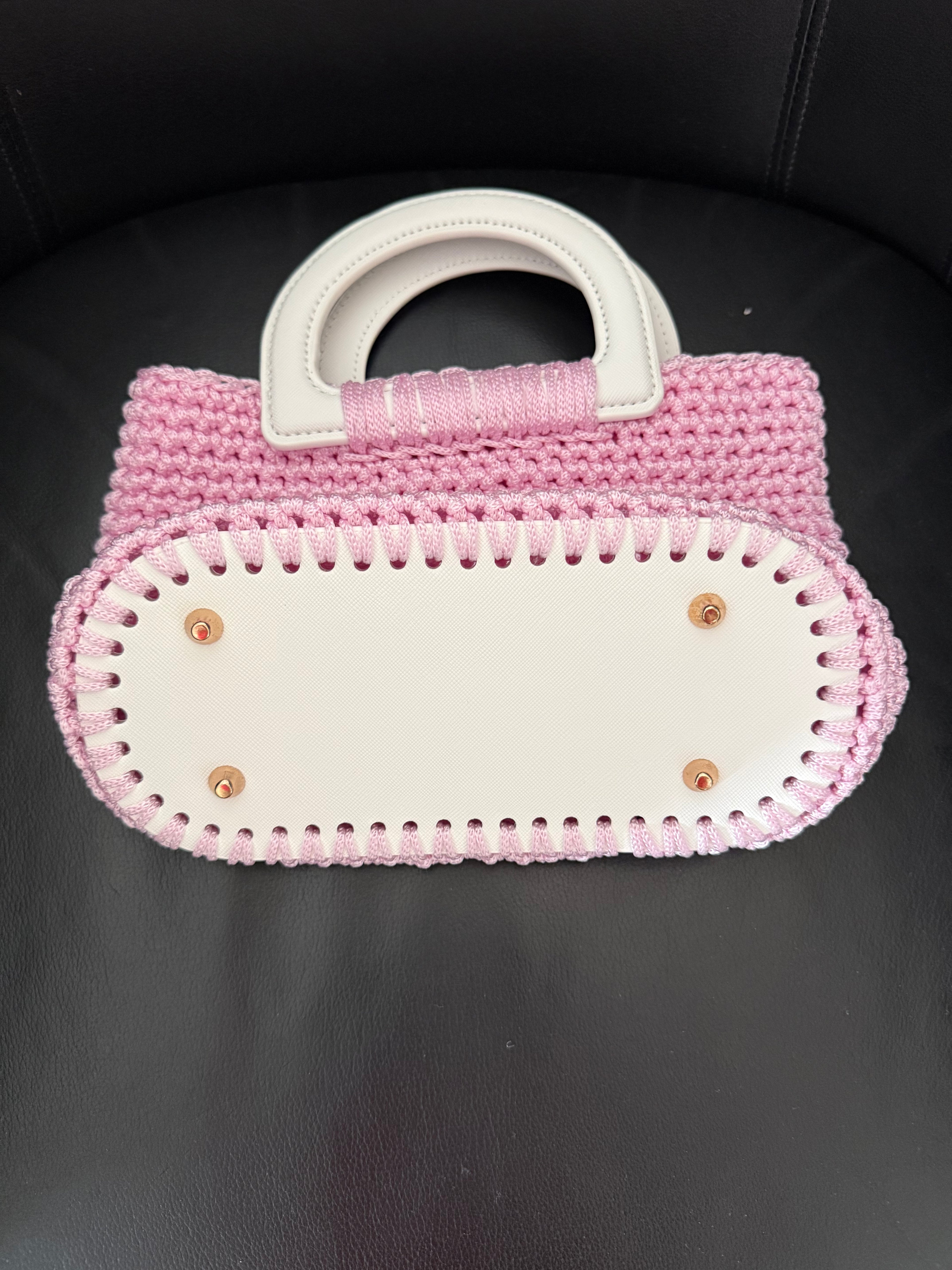 Selbstgehäkelte kleine, süße Tasche „Bébé“