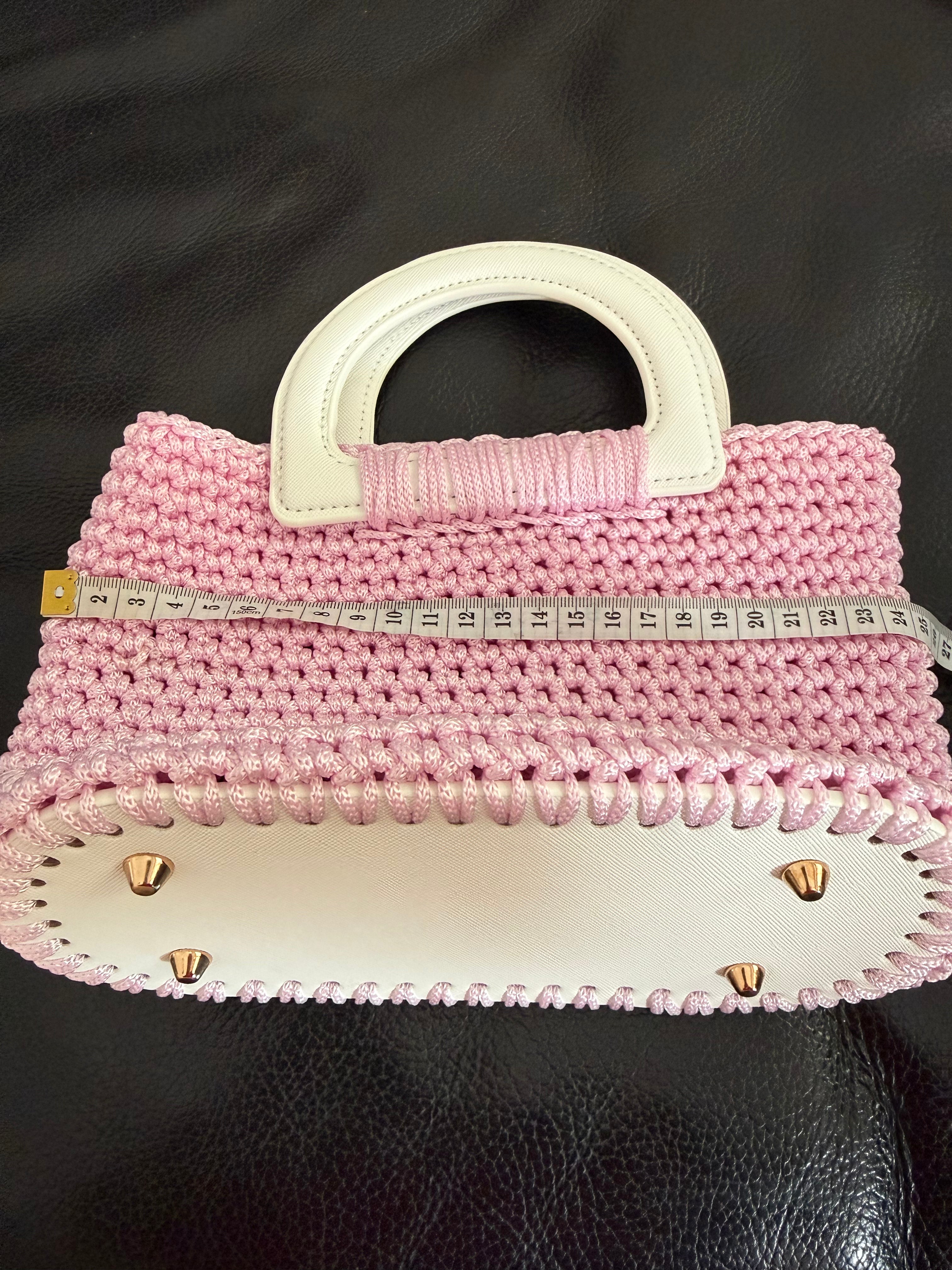 Selbstgehäkelte kleine, süße Tasche „Bébé“