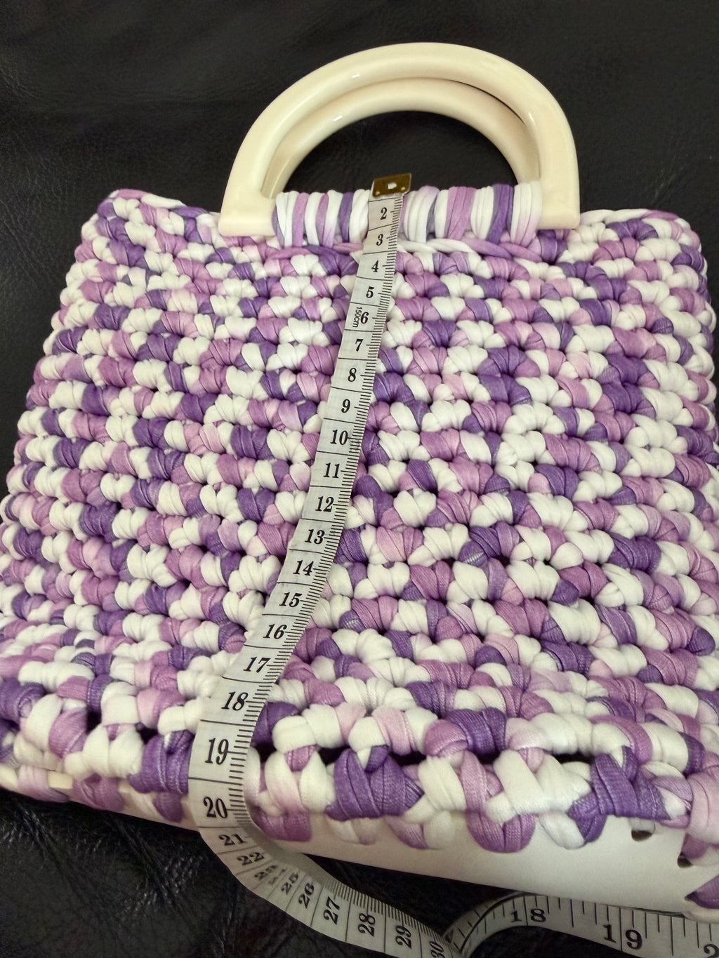 Süße kleine, selbstgehäkelte Handtasche „Fillie“