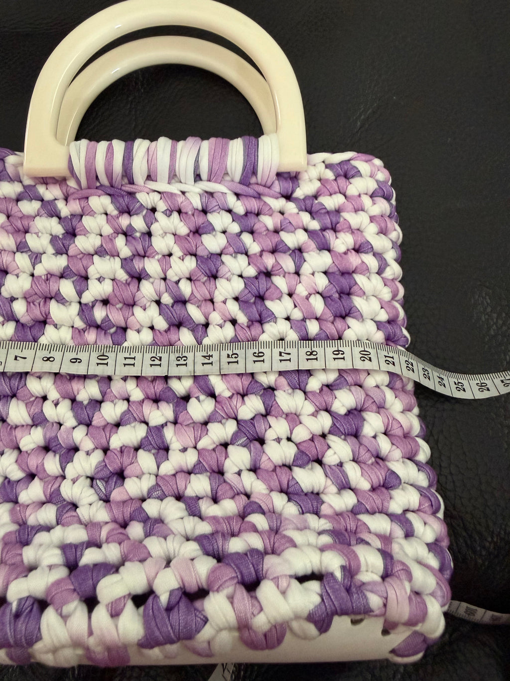 Süße kleine, selbstgehäkelte Handtasche „Fillie“