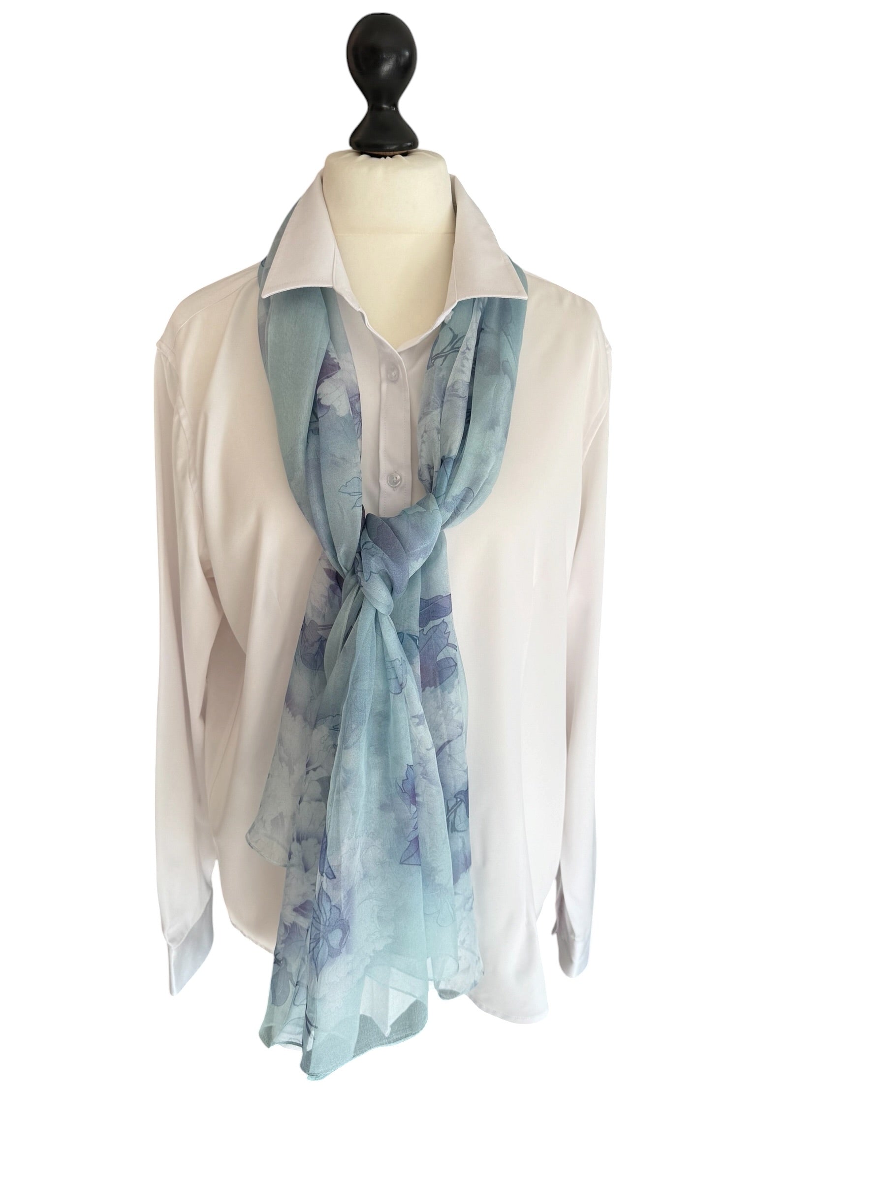 Seidenschal mit Blumenmotiv