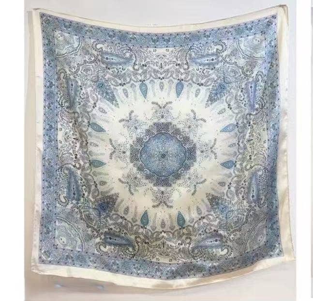 Quadratisches Halstuch 70 x 70 cm Polyester Seidenoptik Damen Mandala-Motiv: Türkis